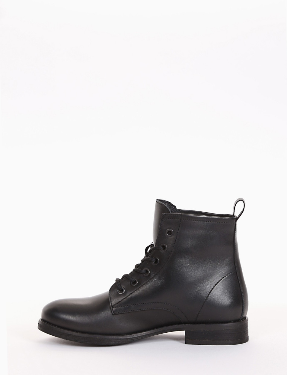 Combat boots heel 2 cm black leather