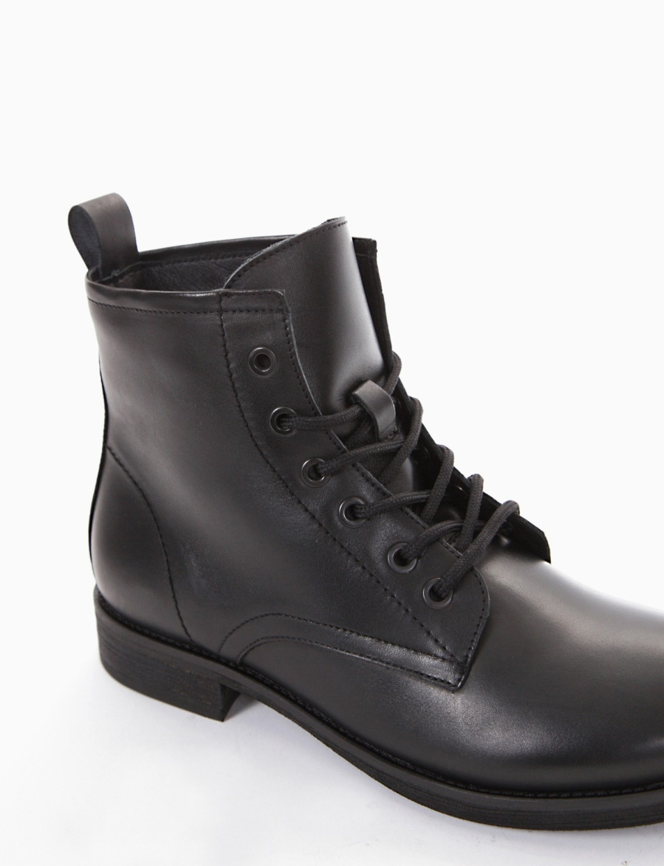 Combat boots heel 2 cm black leather