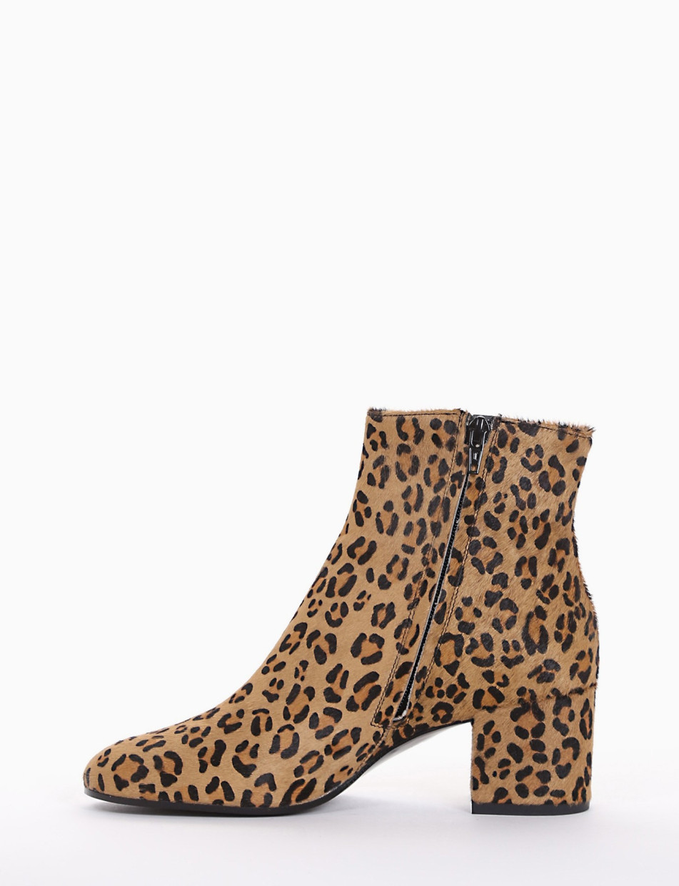 stivaletto tacco 5 cm leopardo