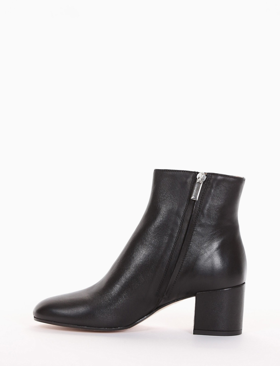 High heel ankle boots heel 5 cm black leather