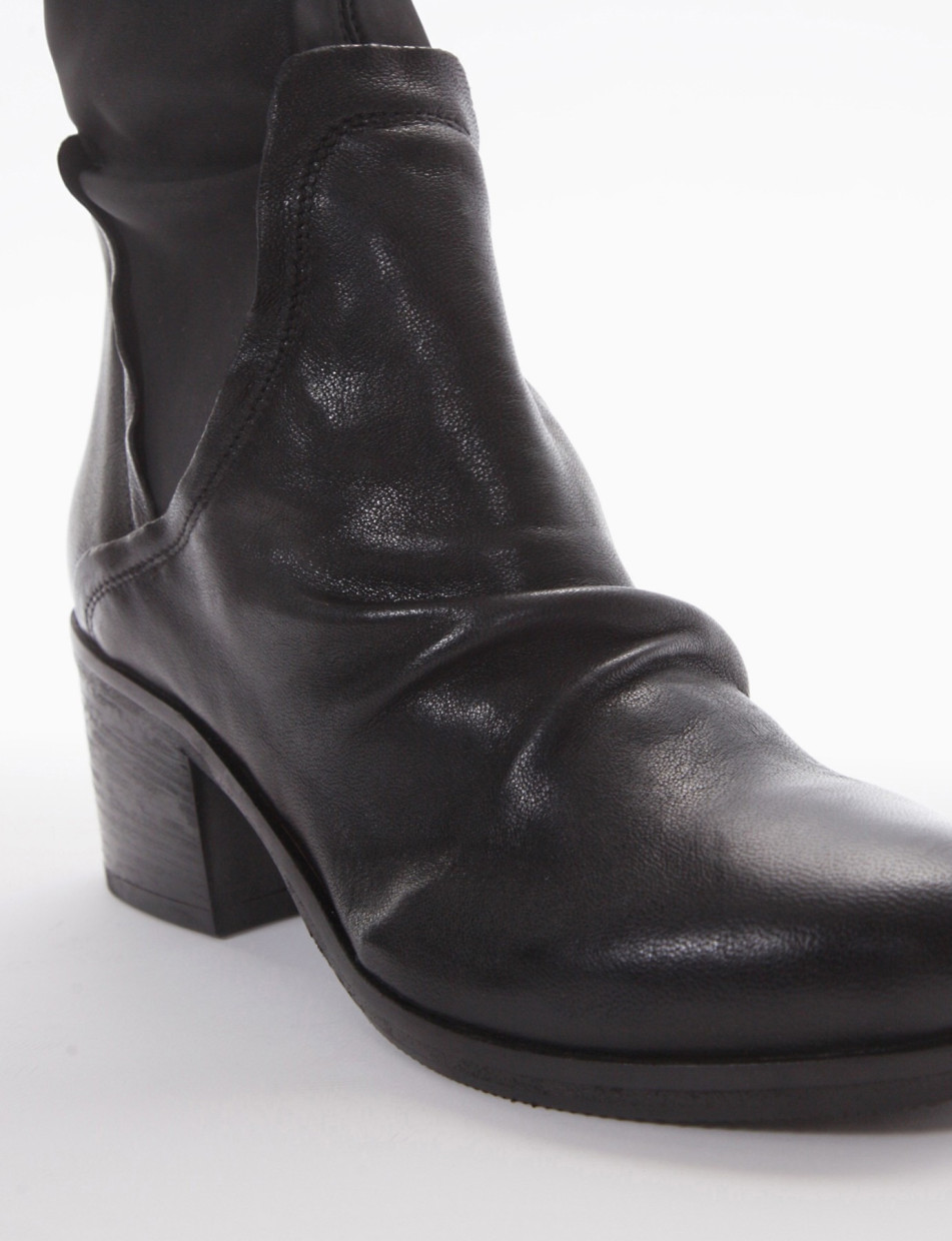 High heel boots heel 5 cm black leather