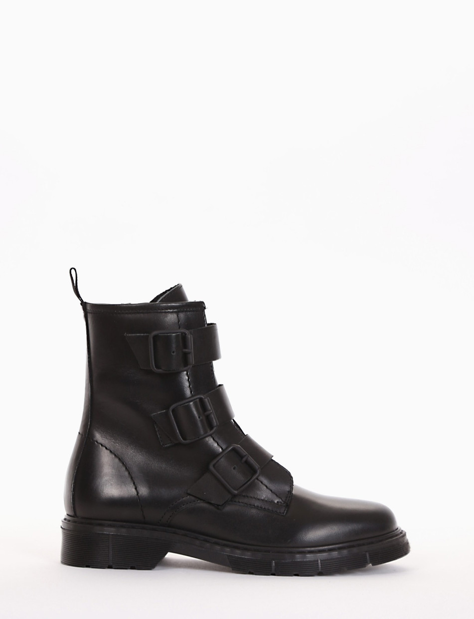 Combat boots heel 2 cm black leather