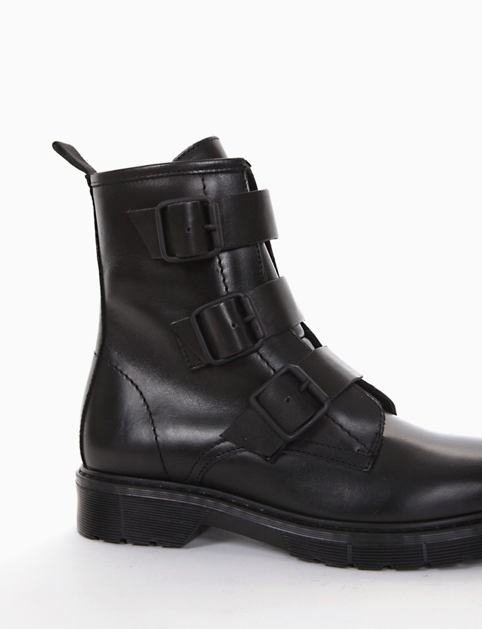 Combat boots heel 2 cm black leather