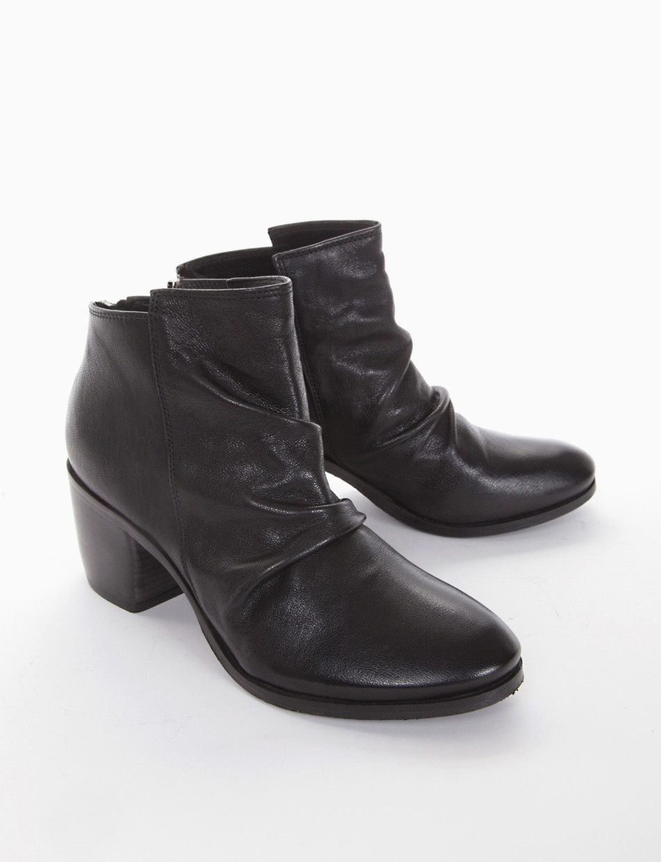 High heel ankle boots heel 5 cm black leather