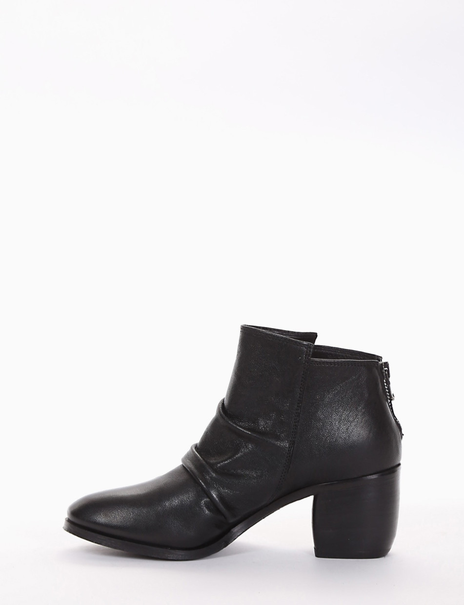 High heel ankle boots heel 5 cm black leather