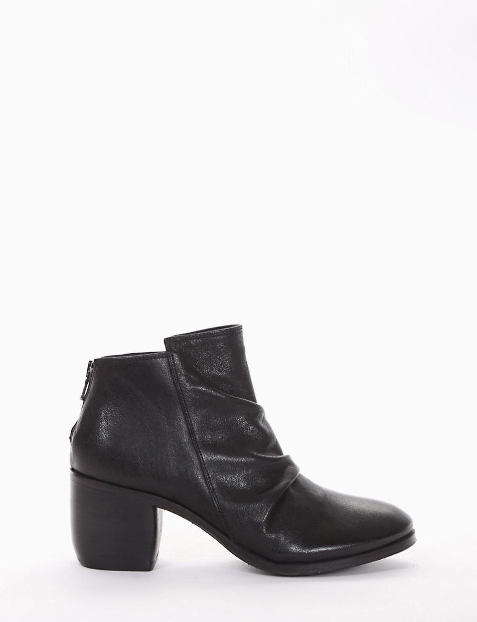 High heel ankle boots heel 5 cm black leather