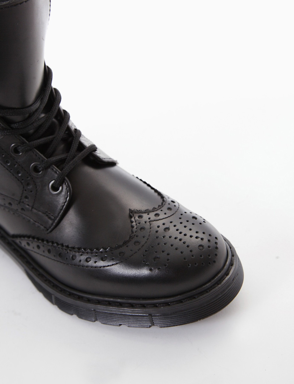 Combat boots heel 2 cm black leather