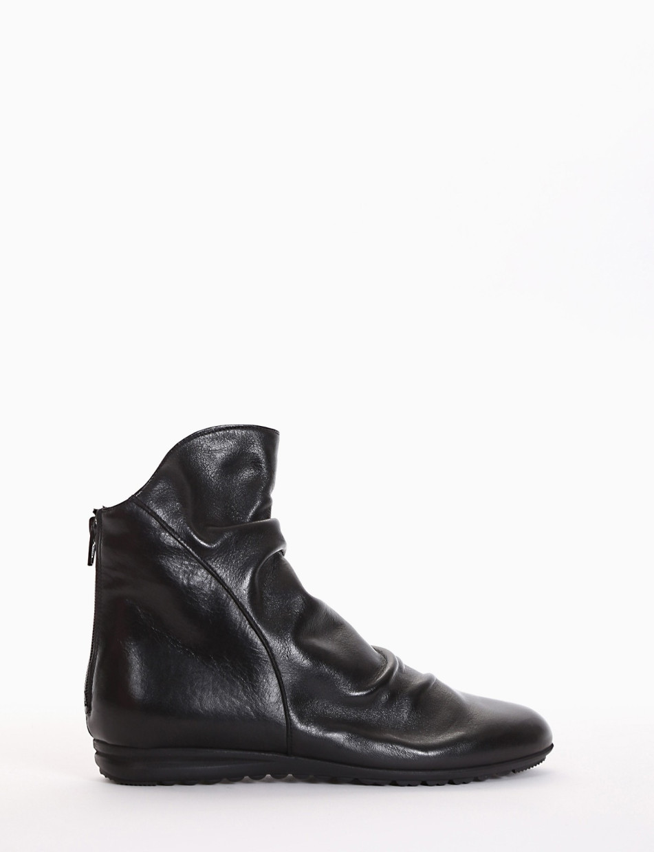 Low heel ankle boots black leather