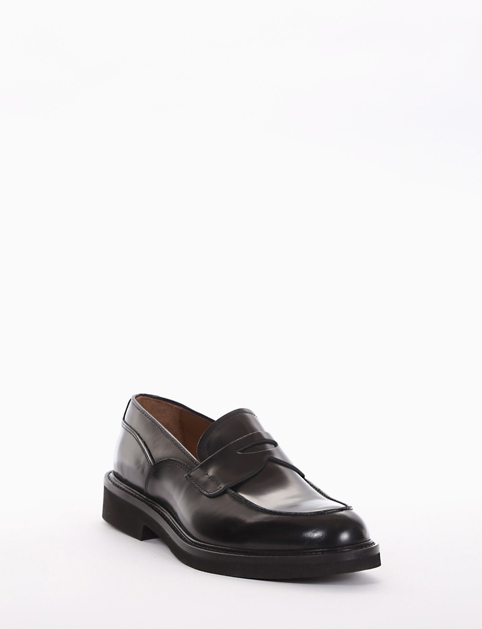 Loafers heel 2 cm black leather