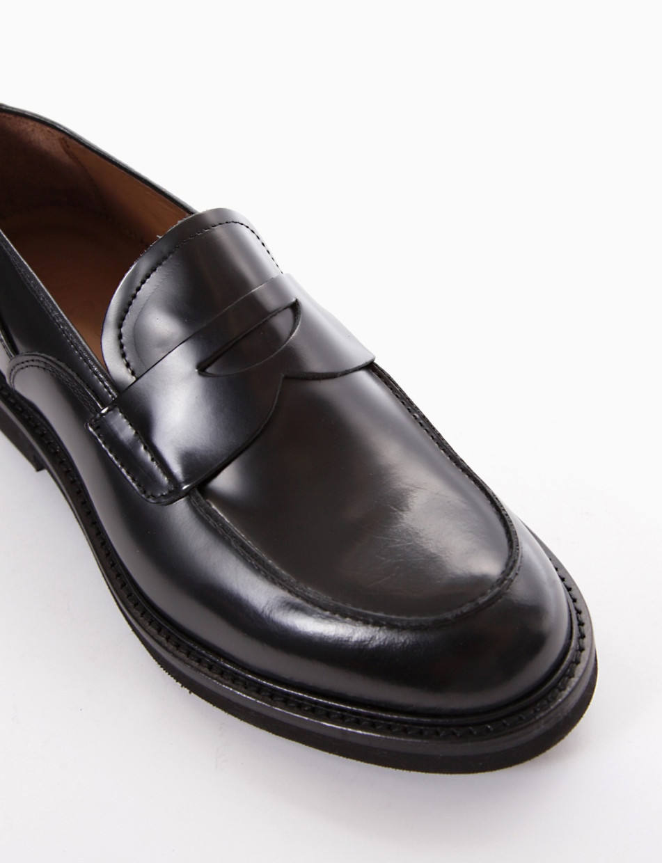 Loafers heel 2 cm black leather