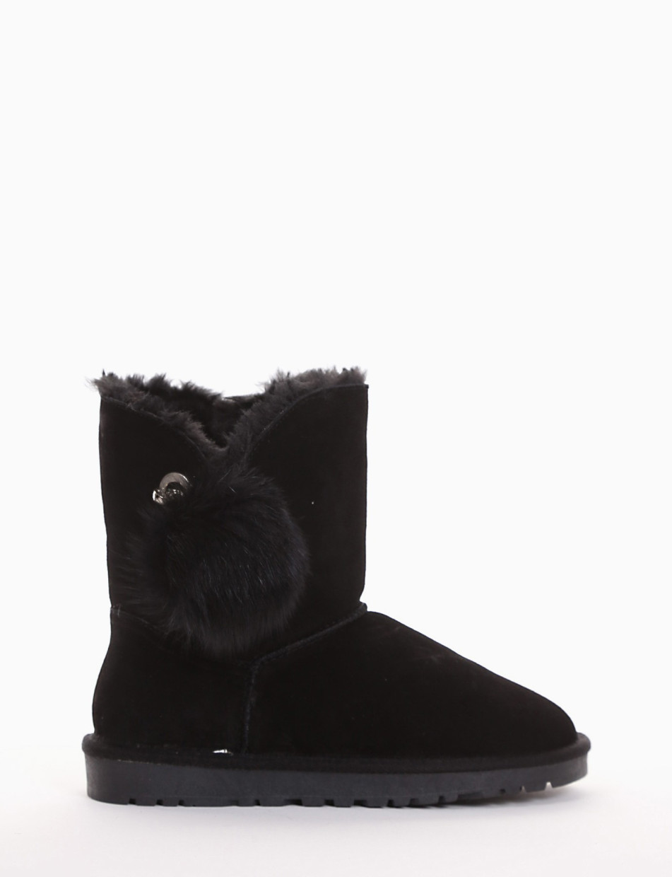 Low heel ankle boots black chamois