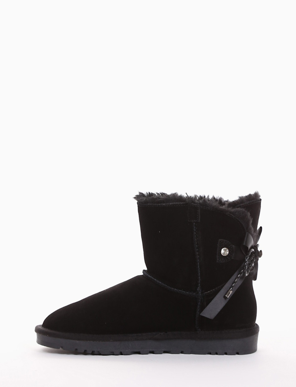 Low heel ankle boots black chamois