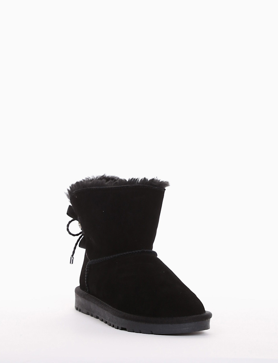 Low heel ankle boots black chamois