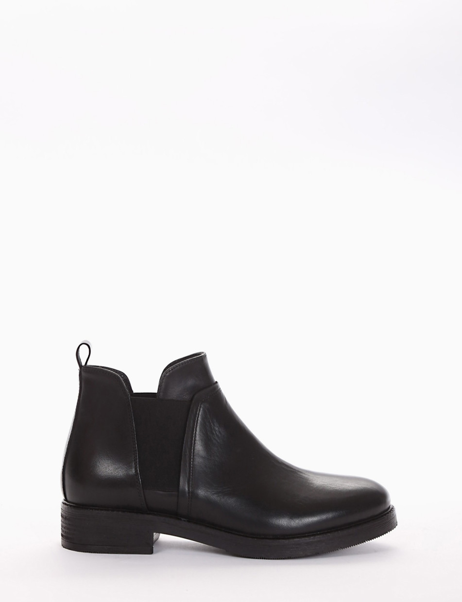 Low heel ankle boots heel 2 cm black leather