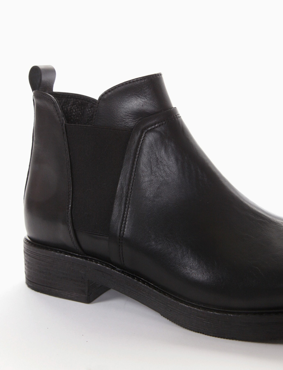 Low heel ankle boots heel 2 cm black leather