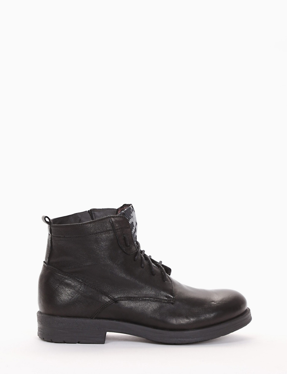 Combat boots heel 2 cm black leather