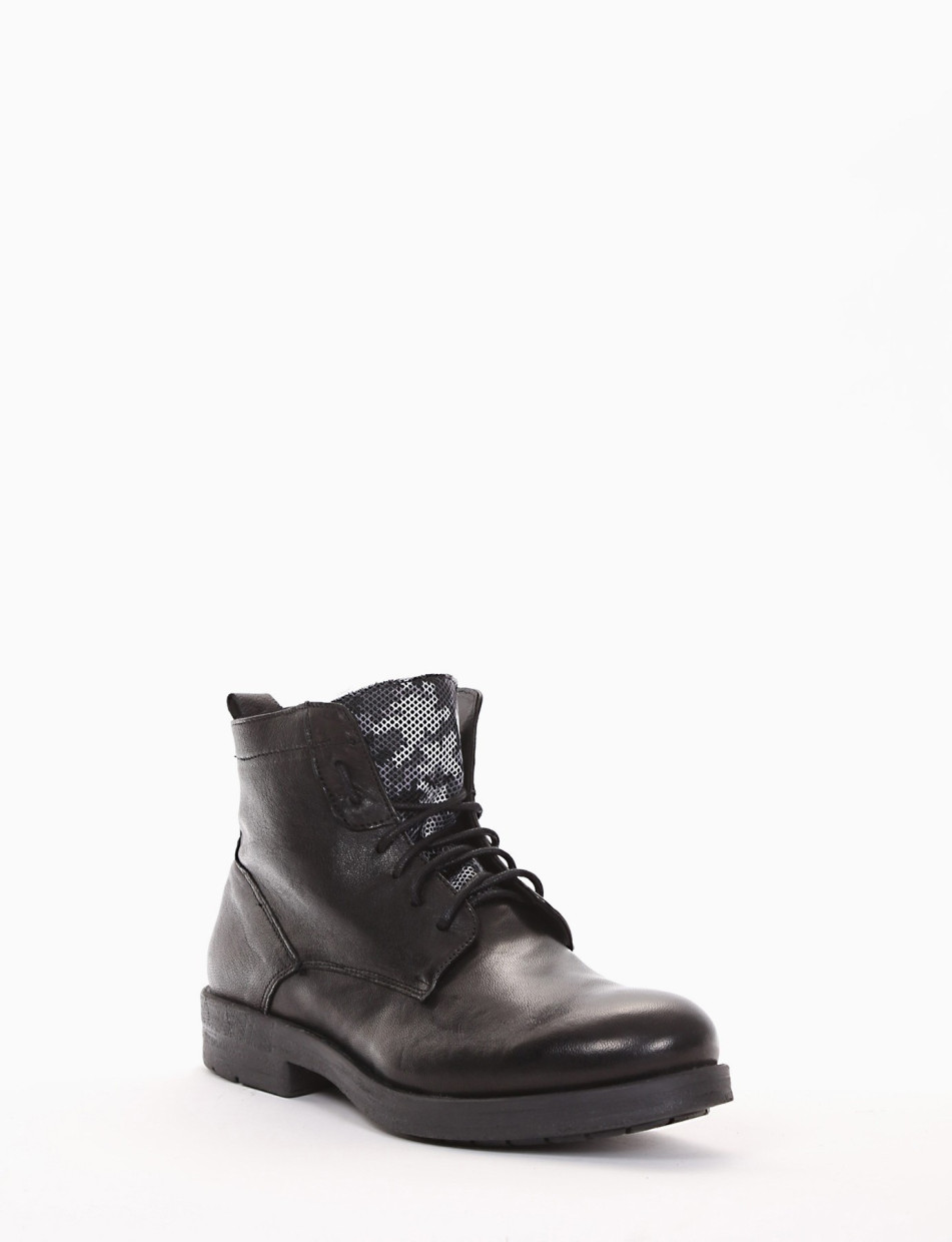 Combat boots heel 2 cm black leather