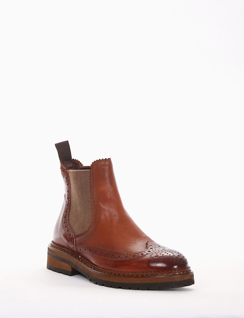 stivaletto tacco 2 cm cuoio