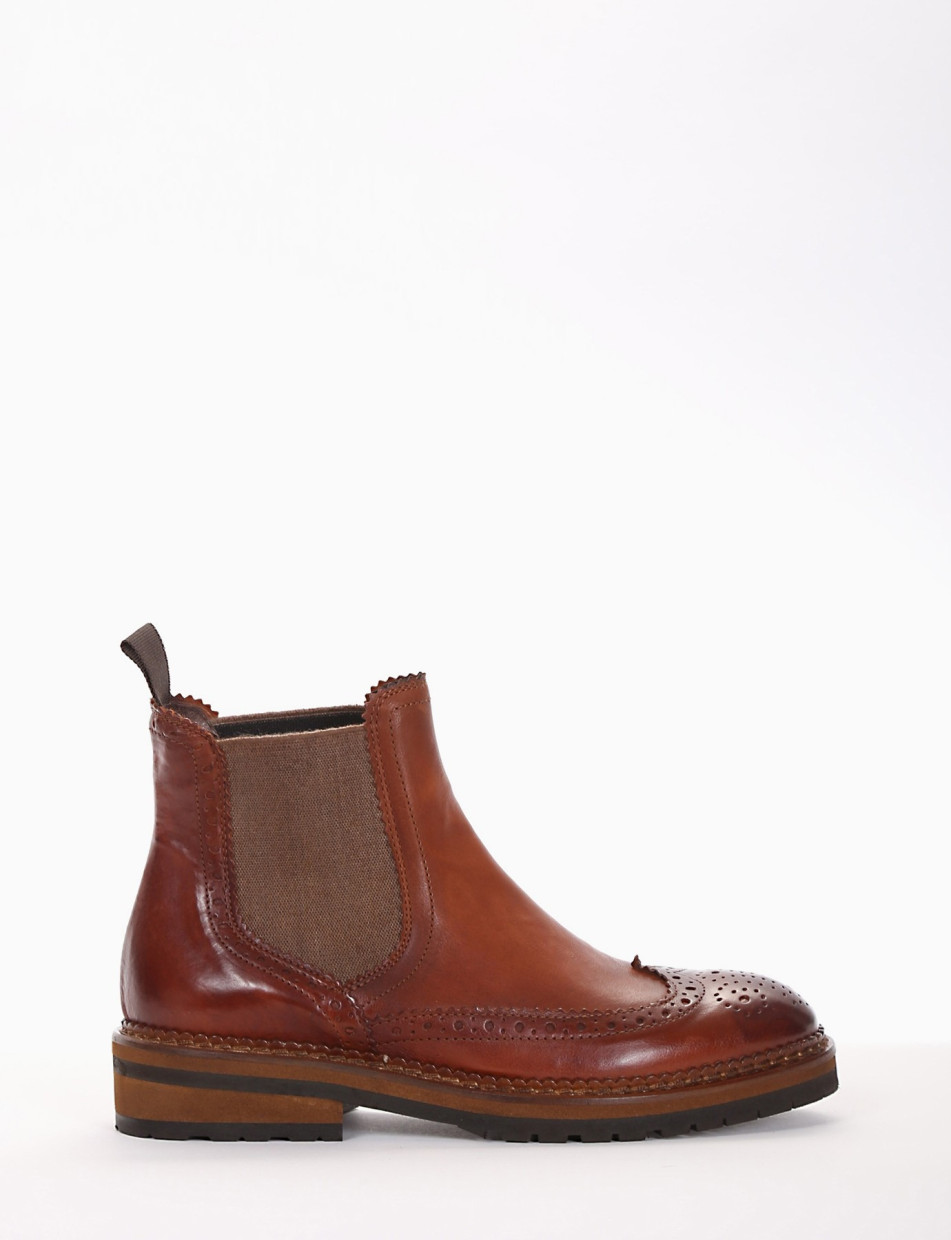 stivaletto tacco 2 cm cuoio