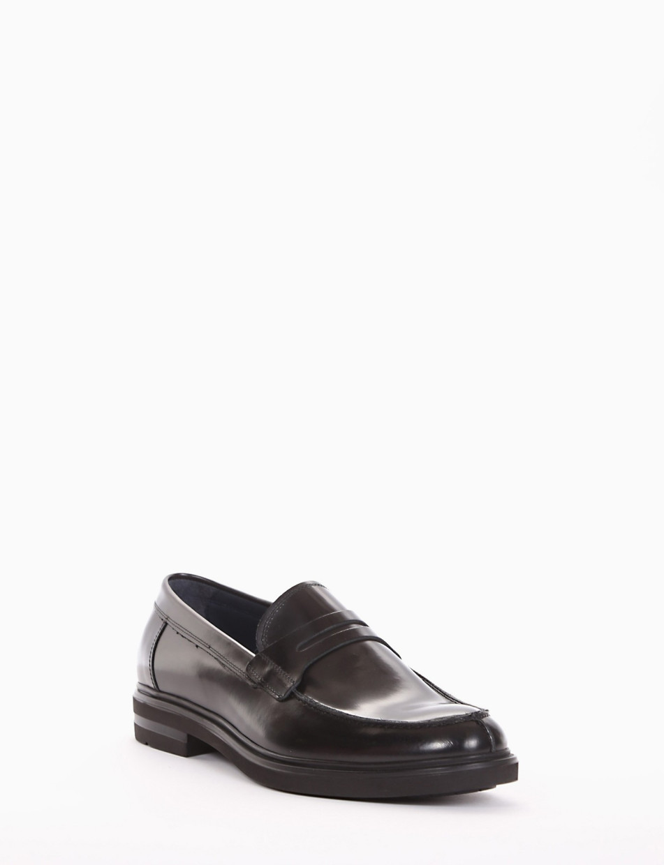 Loafers heel 2 cm black leather