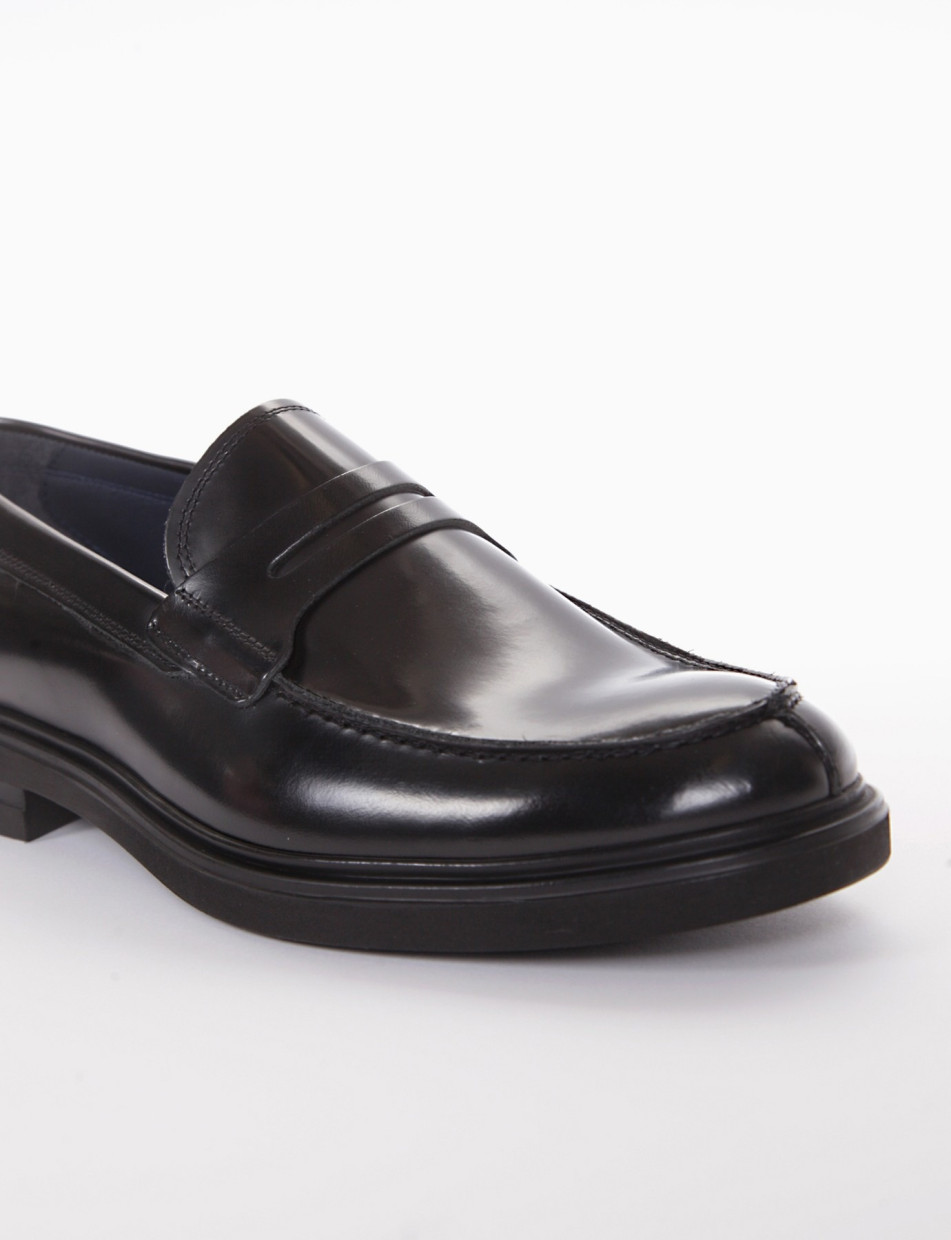 Loafers heel 2 cm black leather