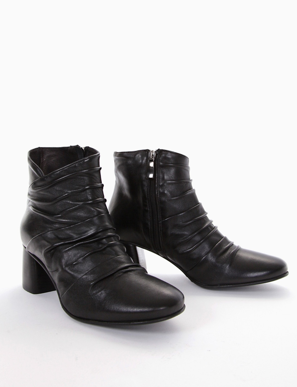 High heel ankle boots heel 5 cm black leather