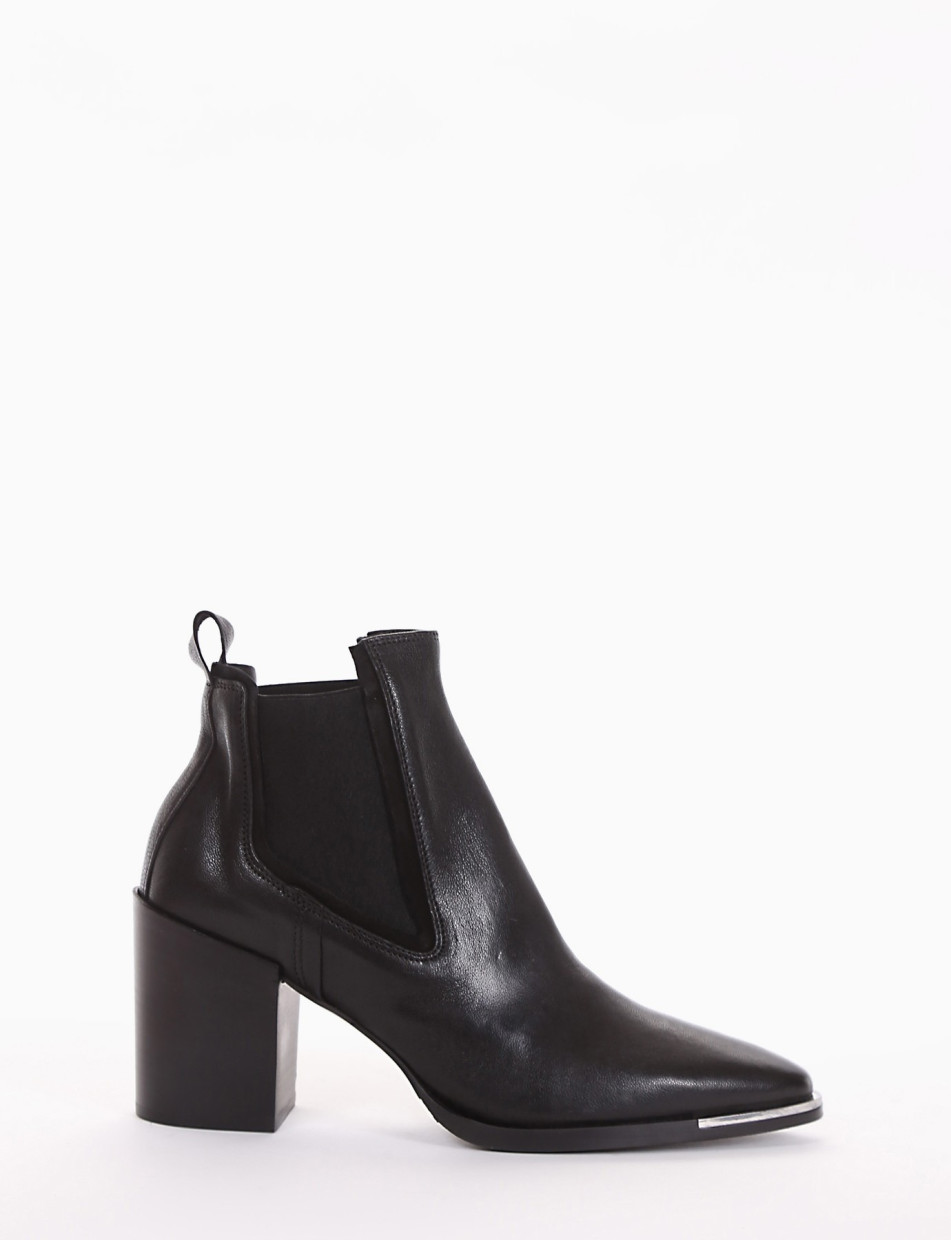 High heel ankle boots heel 8 cm black leather