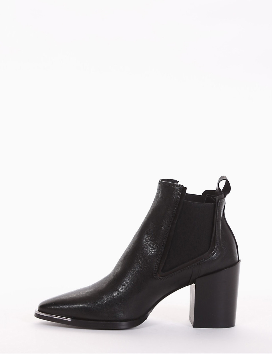 High heel ankle boots heel 8 cm black leather