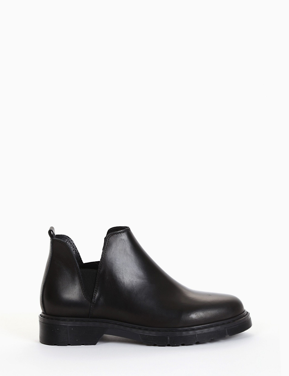 Low heel ankle boots heel 2 cm black leather