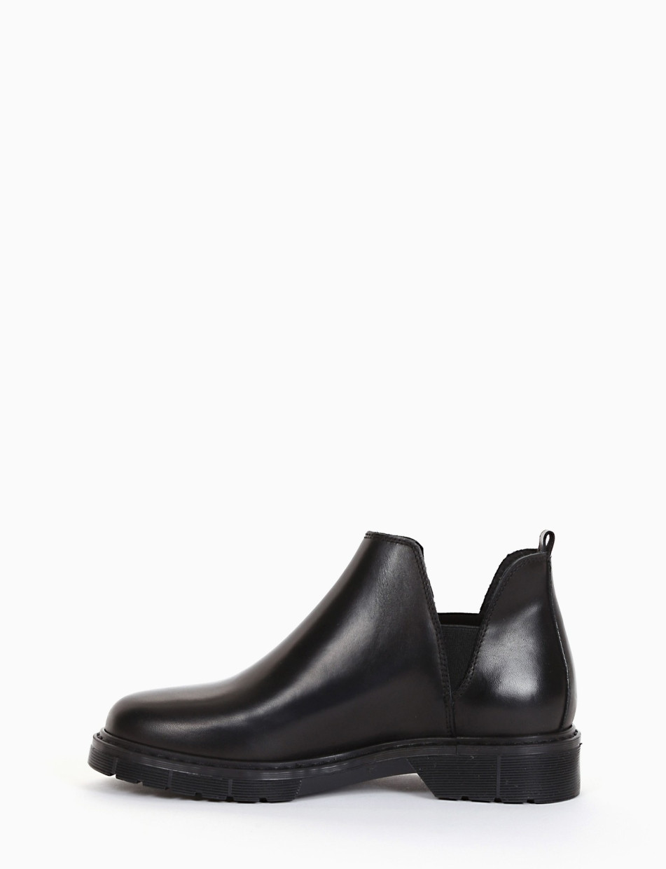 Low heel ankle boots heel 2 cm black leather