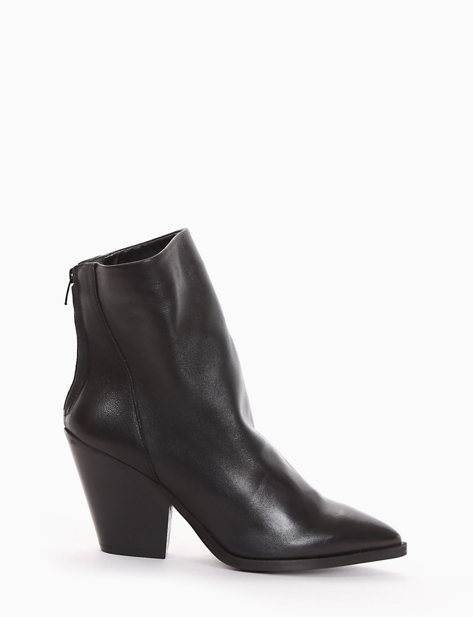 High heel ankle boots heel 7 cm black leather