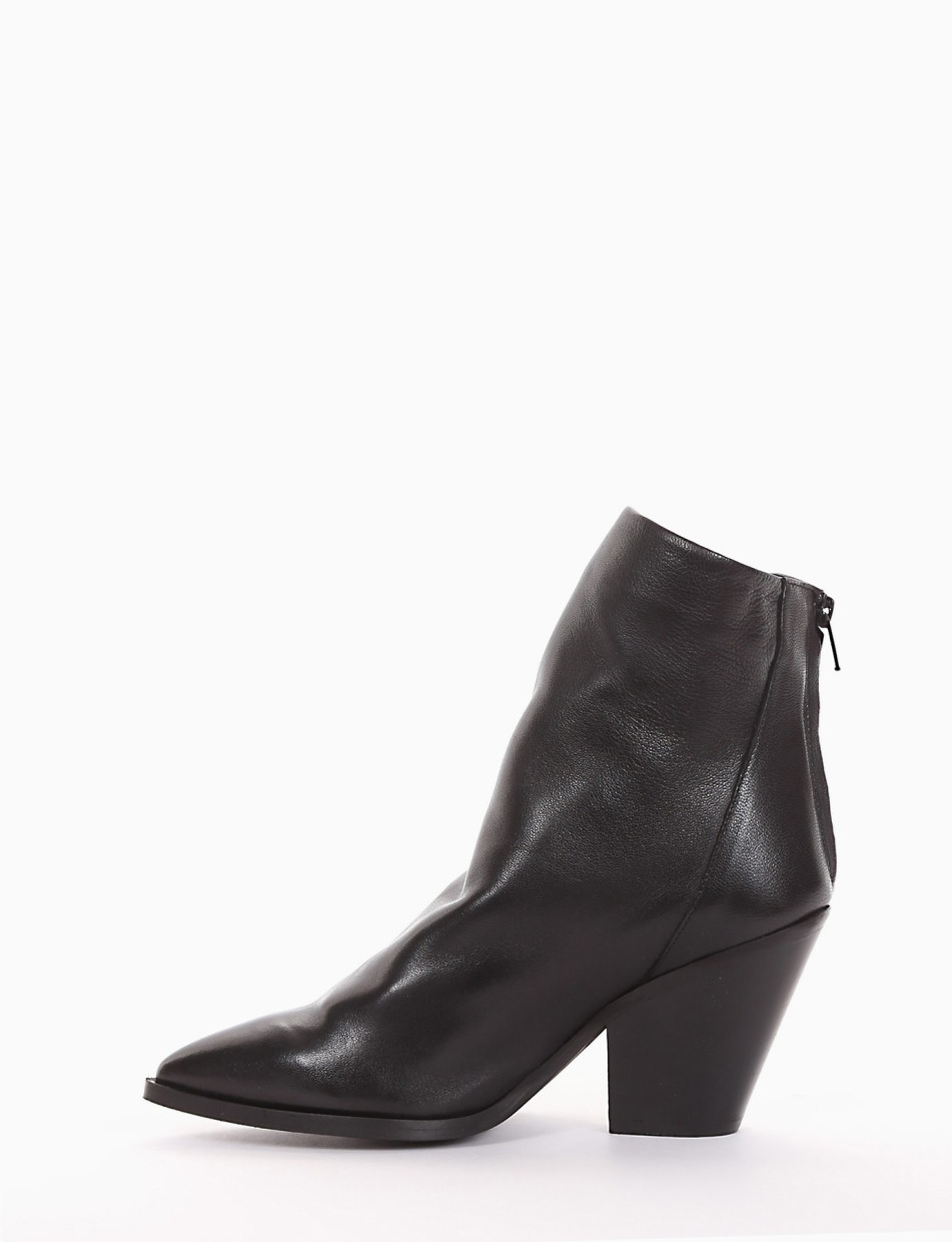 High heel ankle boots heel 7 cm black leather