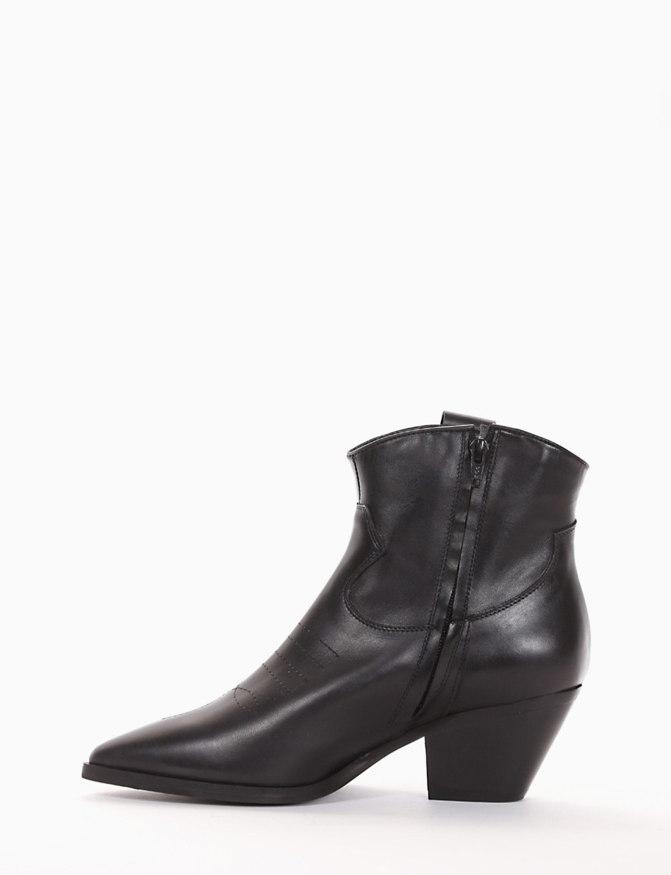 High heel ankle boots heel 5 cm black leather