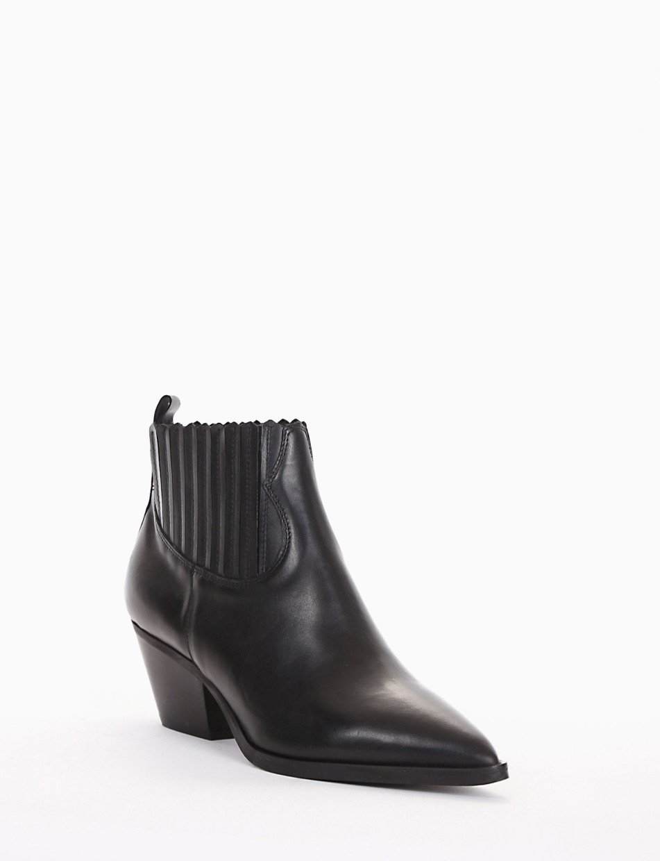 High heel ankle boots heel 5 cm black leather