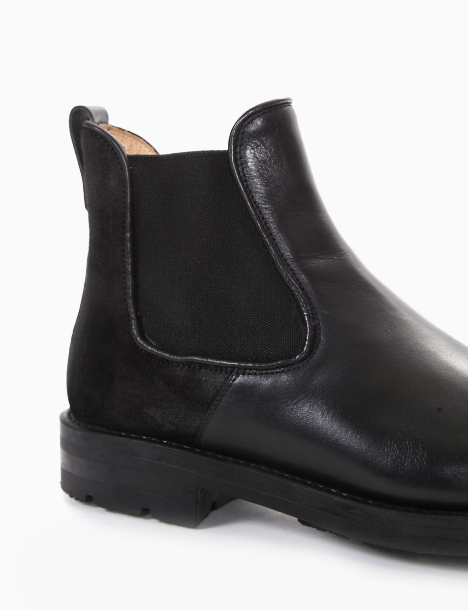 Stivaletto chelsea boot Tacco 2 cm nero