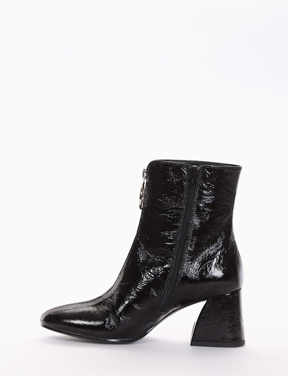 High heel ankle boots heel 6 cm black varnish
