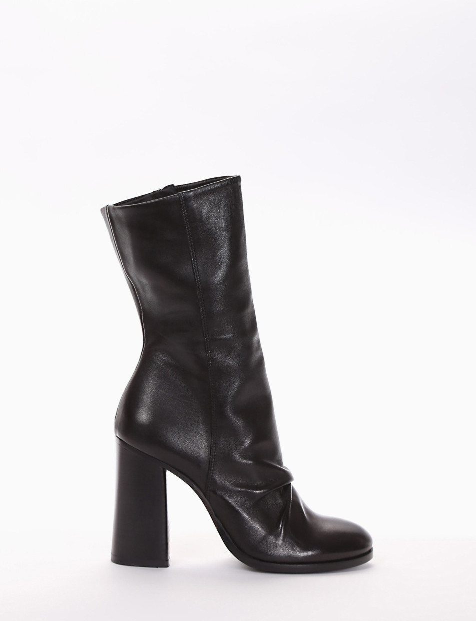 High heel ankle boots heel 9 cm black leather