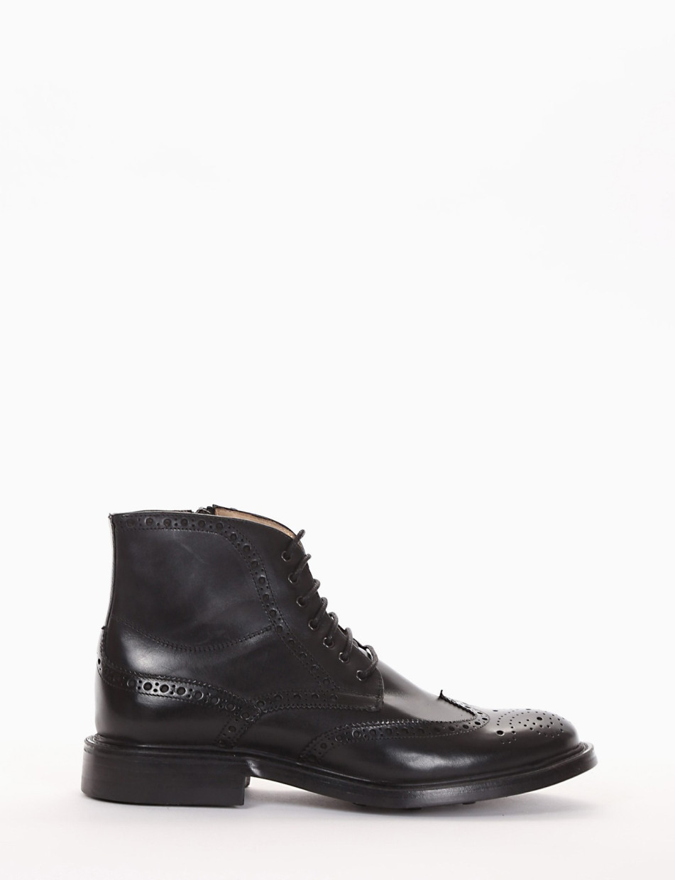 Combat boots heel 2 cm black leather