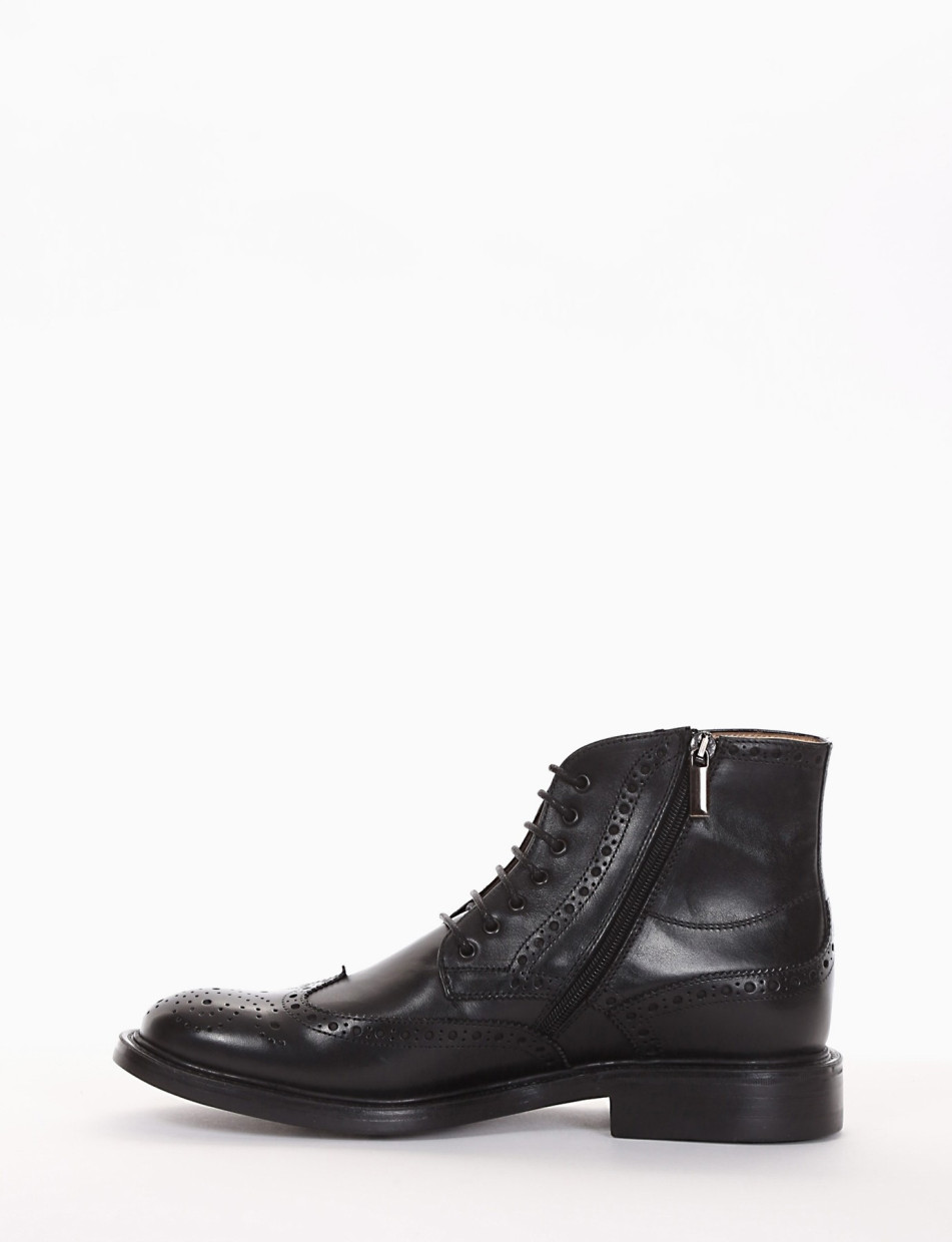 Combat boots heel 2 cm black leather