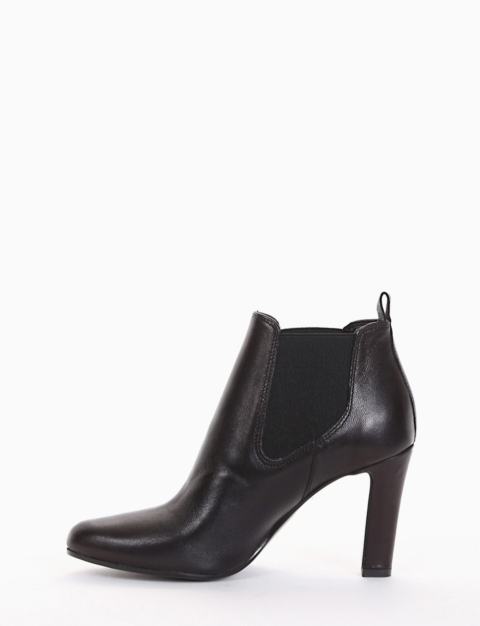 High heel ankle boots heel 8 cm black leather