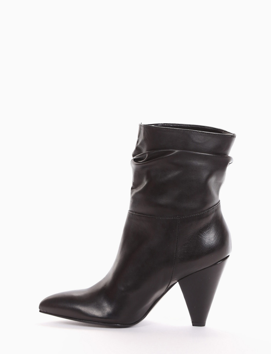 High heel ankle boots heel 8 cm black leather