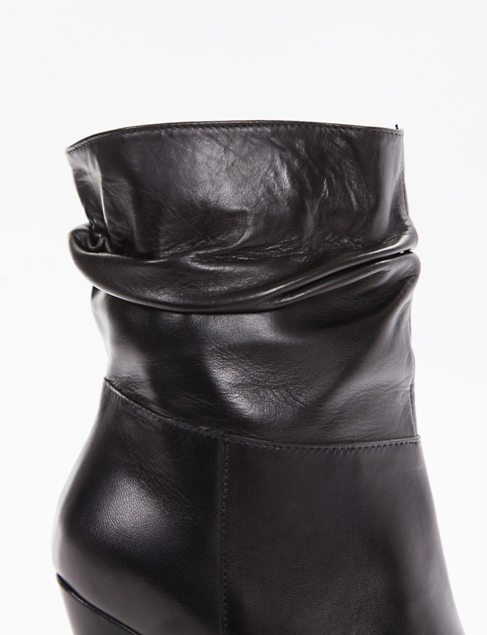 High heel ankle boots heel 8 cm black leather