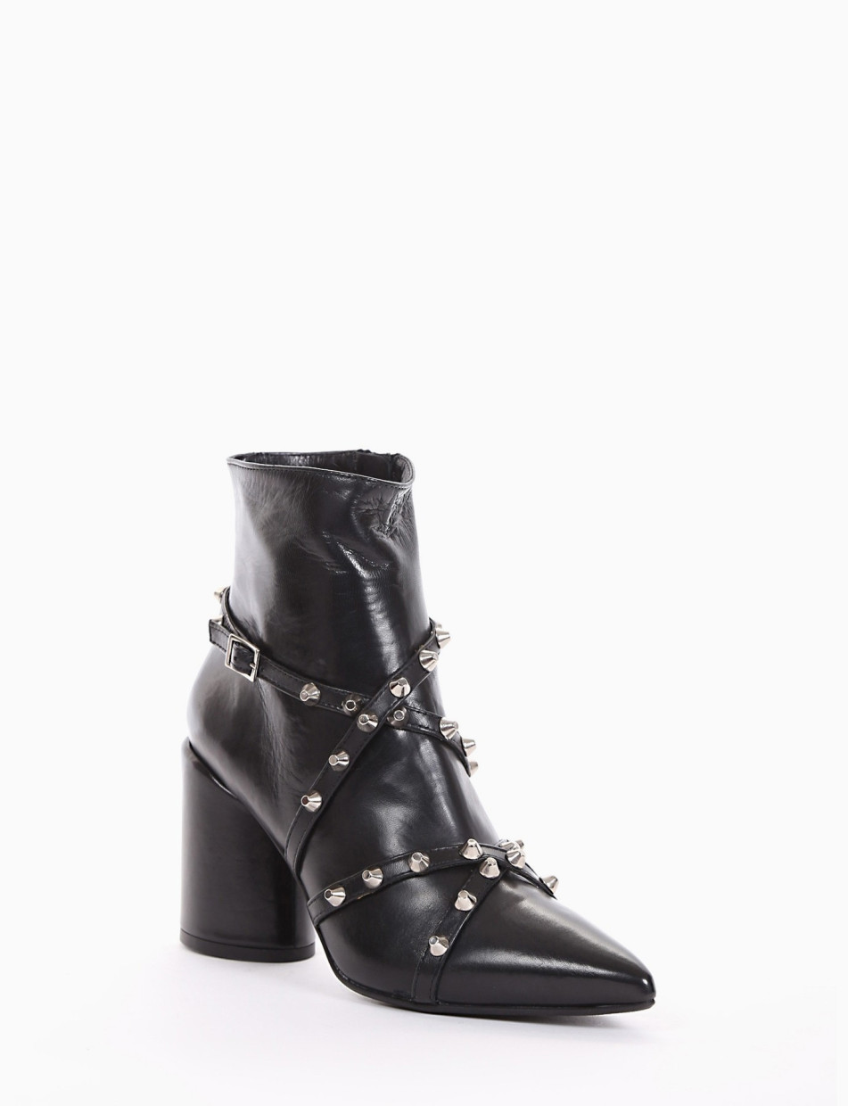 stivaletto tronchetto tacco 7 cm nero