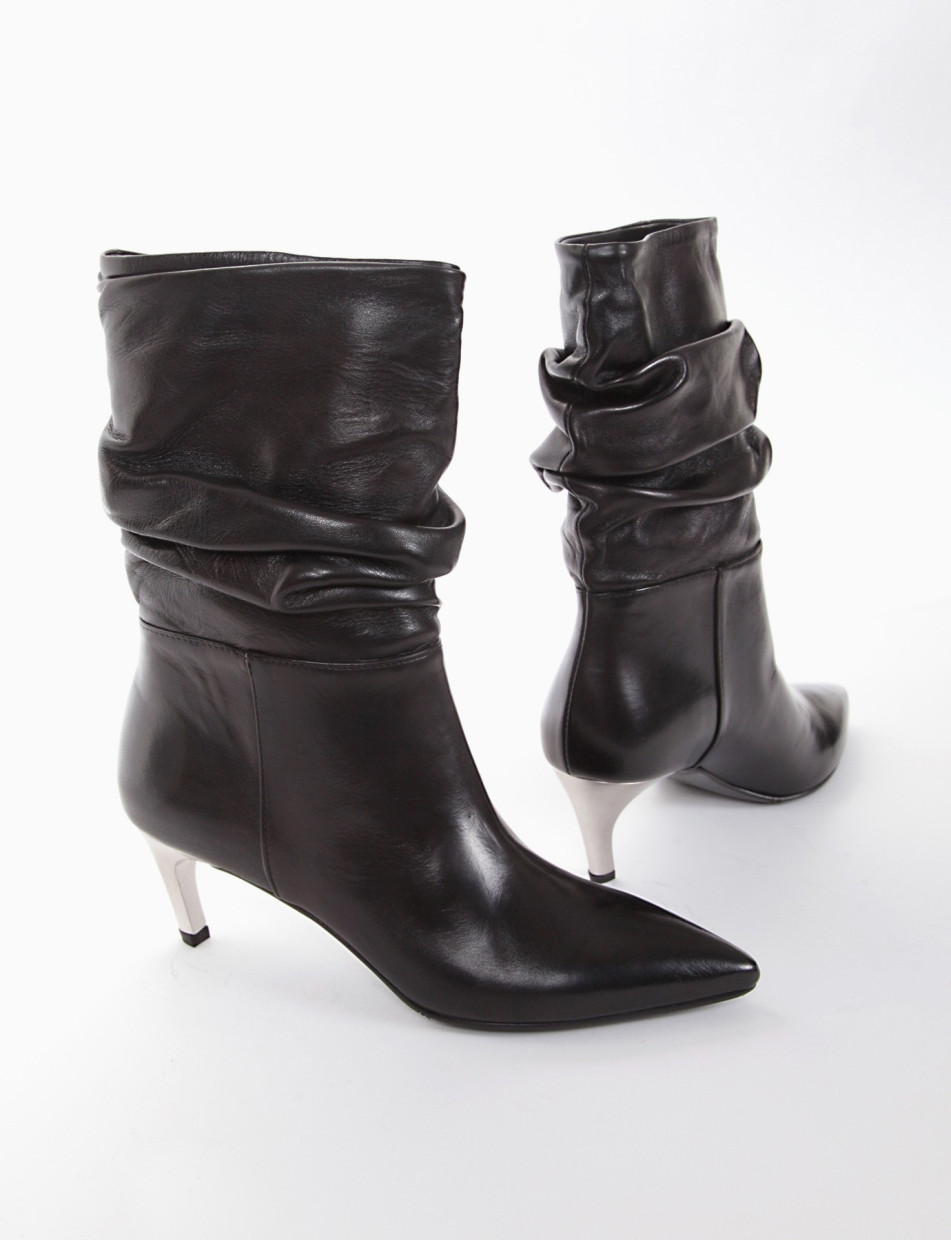 High heel ankle boots heel 5 cm black leather