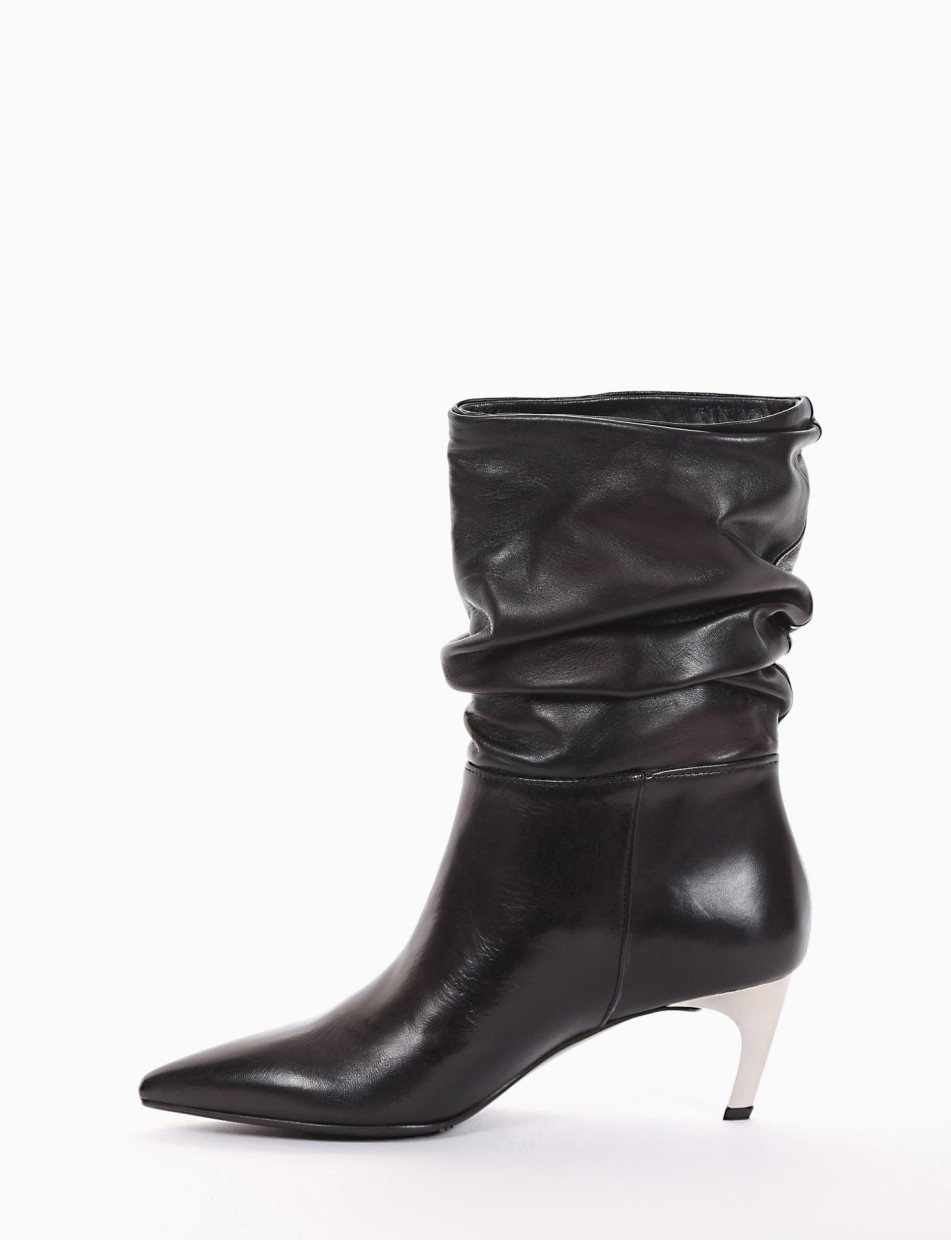 High heel ankle boots heel 5 cm black leather