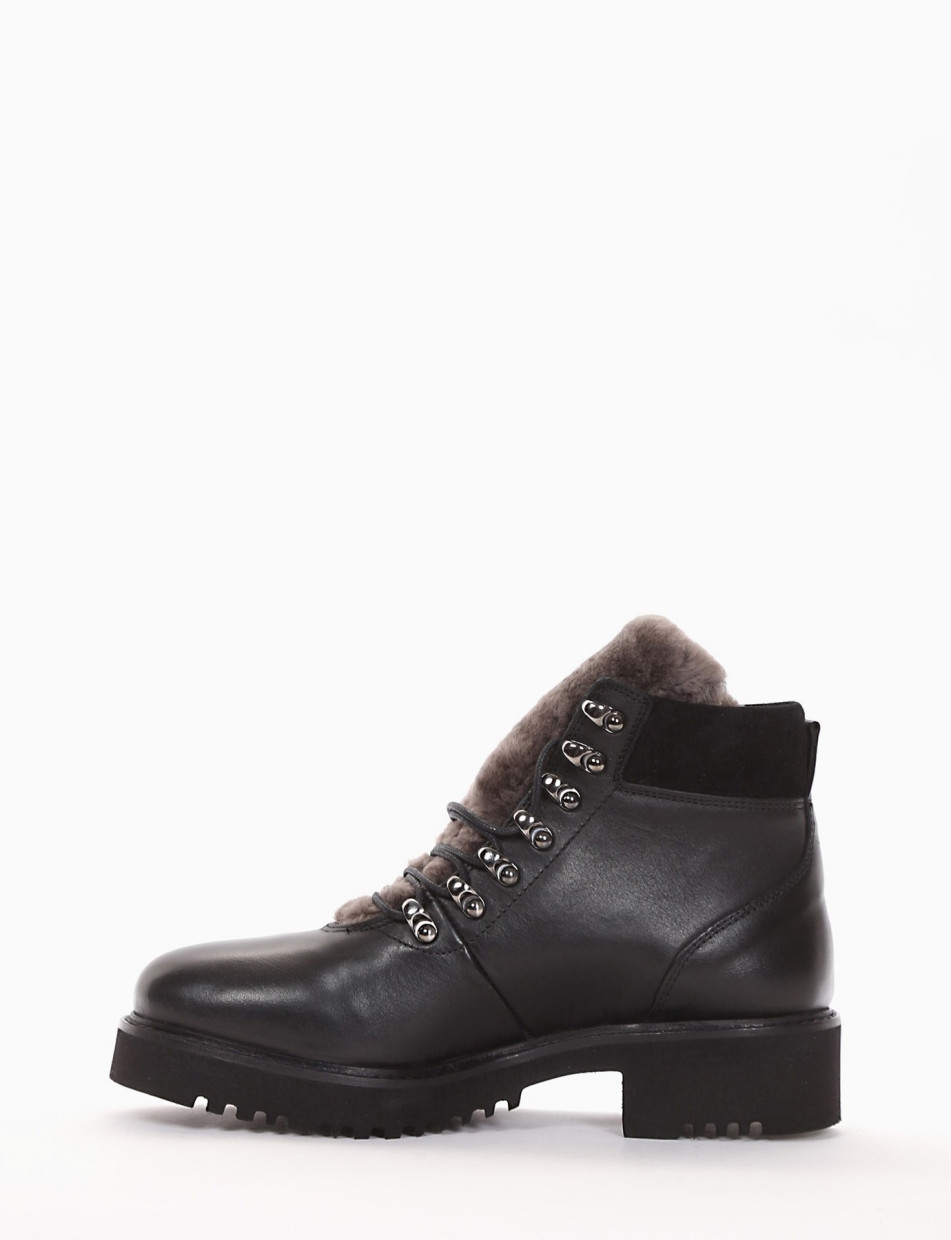 Combat boots heel 3 cm black leather