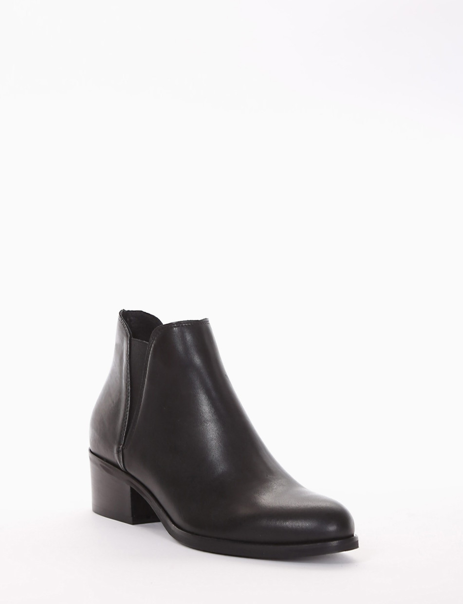 Low heel ankle boots heel 3 cm black leather