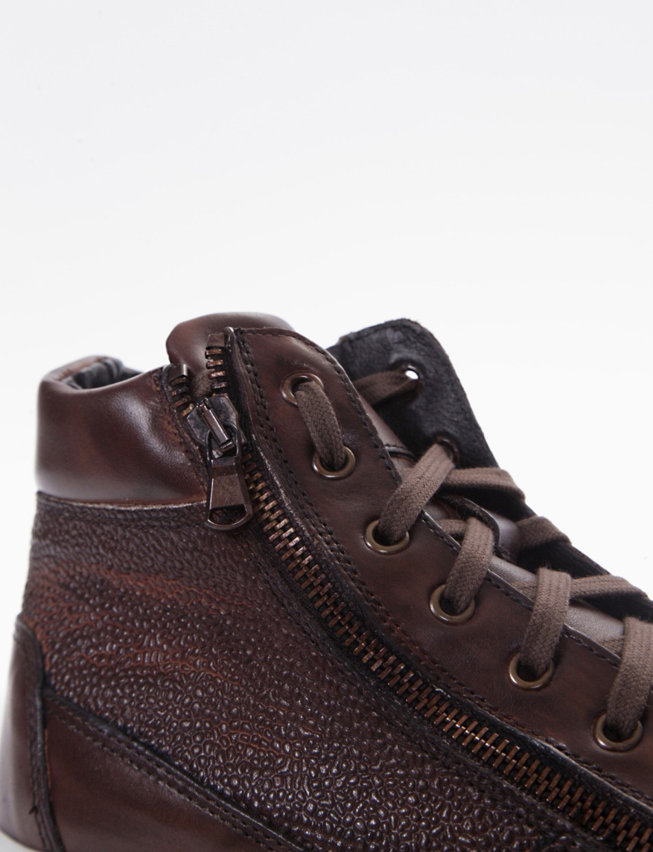 Sneakers brown leather