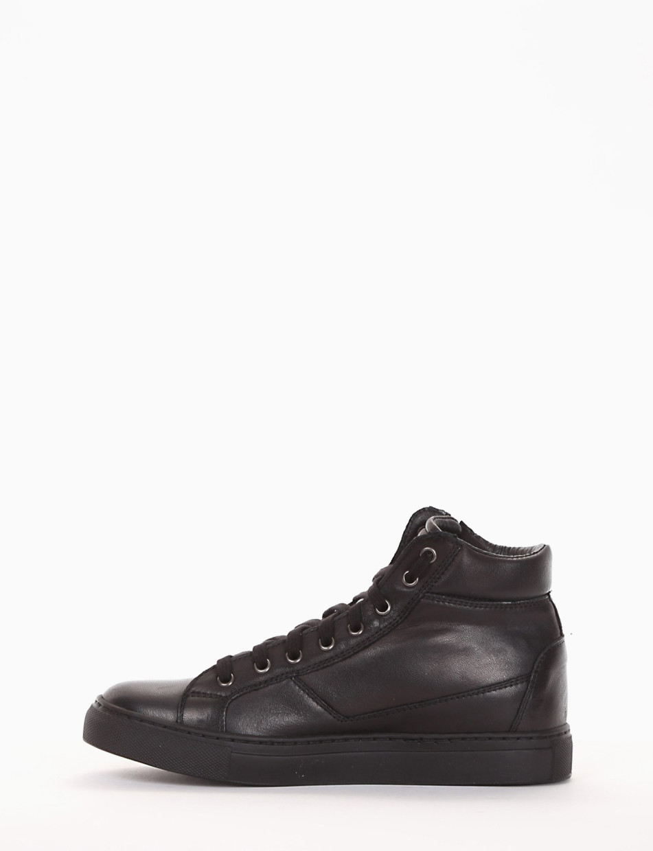 Sneakers black leather