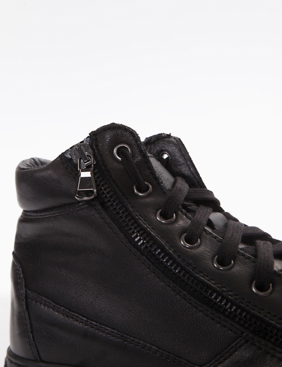 Sneakers black leather